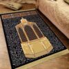Alfombra de rezo islamica - Meca (9) Detalle del diseño bonito de la Kaaba con arabescos y colores dorados y azules
